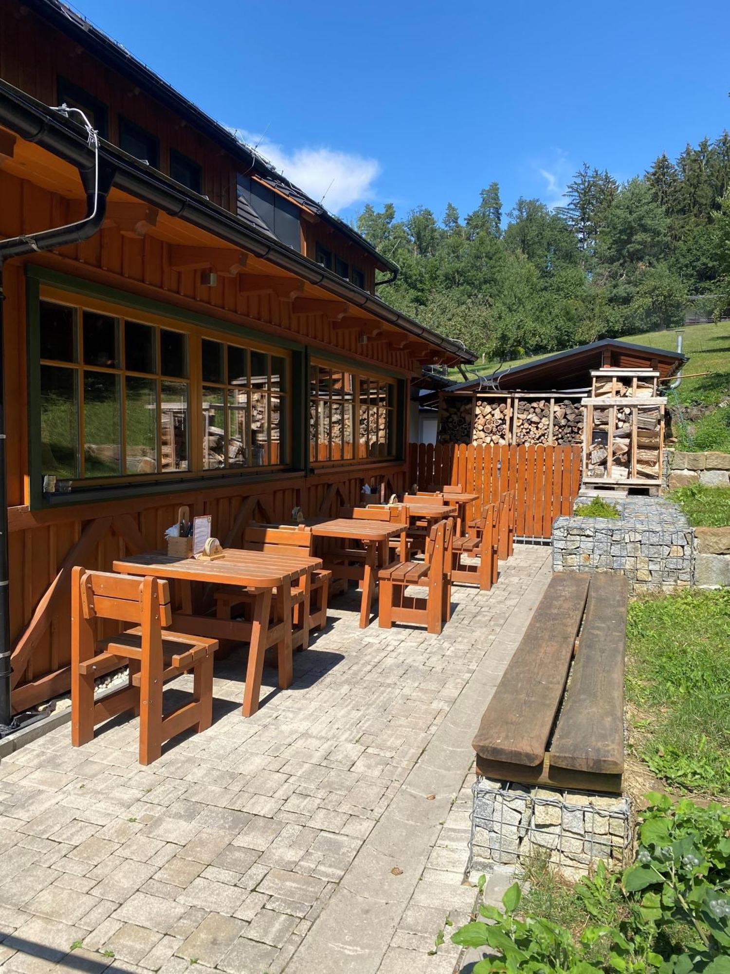 Moravany  Kamenacka Myslivna酒店 外观 照片